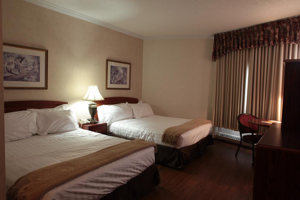 Continental Inn & Suites Edmonton Room photo